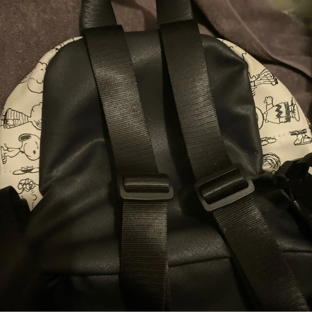 Peanuts Gang Mini Backpack White w/ Black Cartoon Drawings and wallet